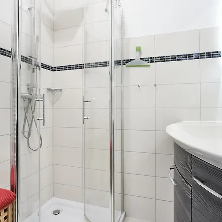 Urlaub Auf Ruegen Komfortwohnung Mit Fitnessraum Apartment *